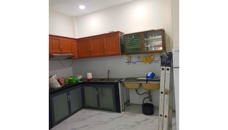LÊ VĂN QUỚI - HẺM THÔNG - 36M2 - 2 TẦNG 2PN GIÁ 3.7 TỶ